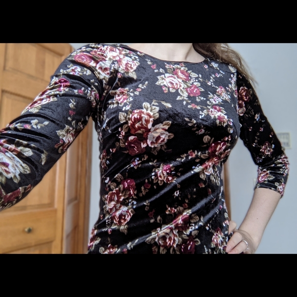 Forever 21 Floral Velvet Bodycon Dress - Picture 4 of 5